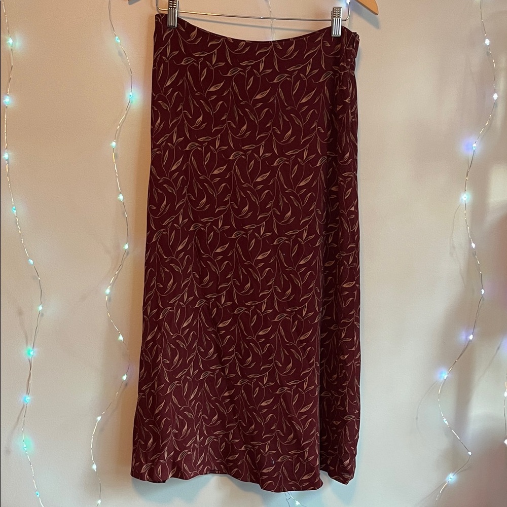 Jones New York Burgundy Leaf Pattern Midi Skirt